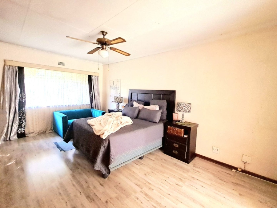 5 Bedroom Property for Sale in Vaalpark Free State